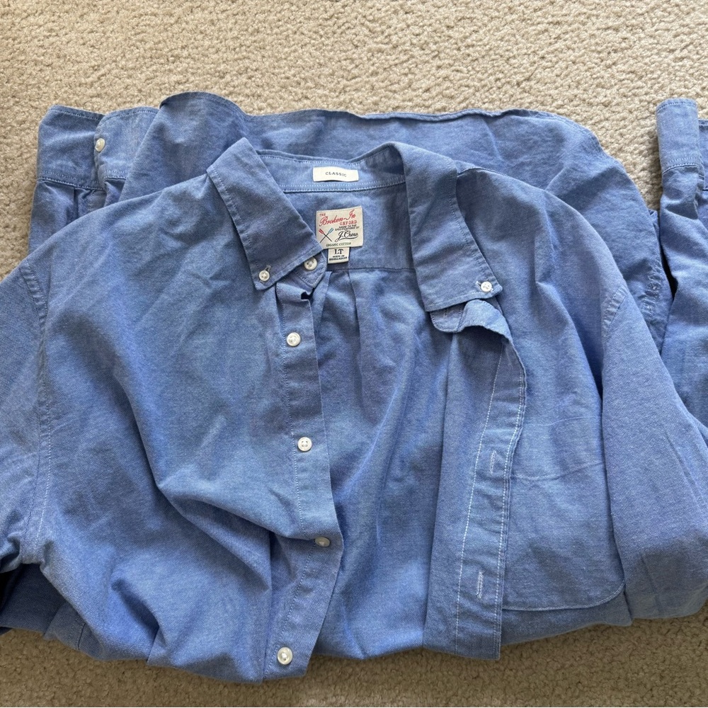 J Crew men’s classic broken in chambray oxford large tall